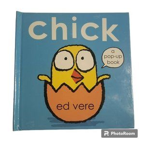 B2G1 SALE!  💕  Chick - a Pop-Up Book by Ed Vere - Hardback